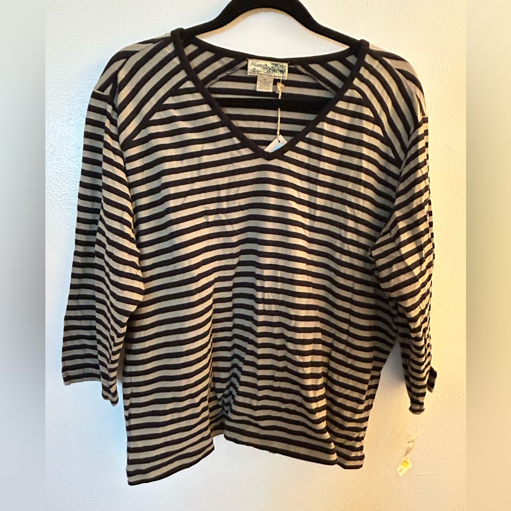 NWT Havana Jack’s Cafe Women’s V neck 3/4 sleeve shirt. Striped in Sage 1X
